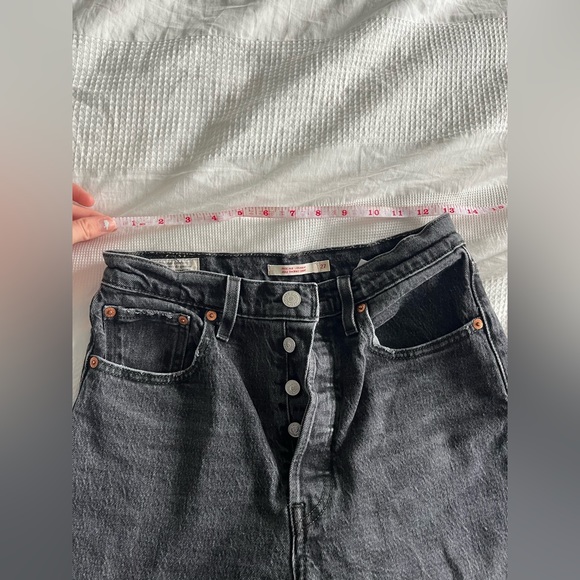 🌊 Levi jeans! - Picture 3 of 5